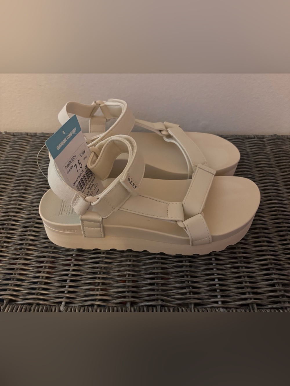 Reef Women’s Ivory Cushion Sport Sandal Size 7.5